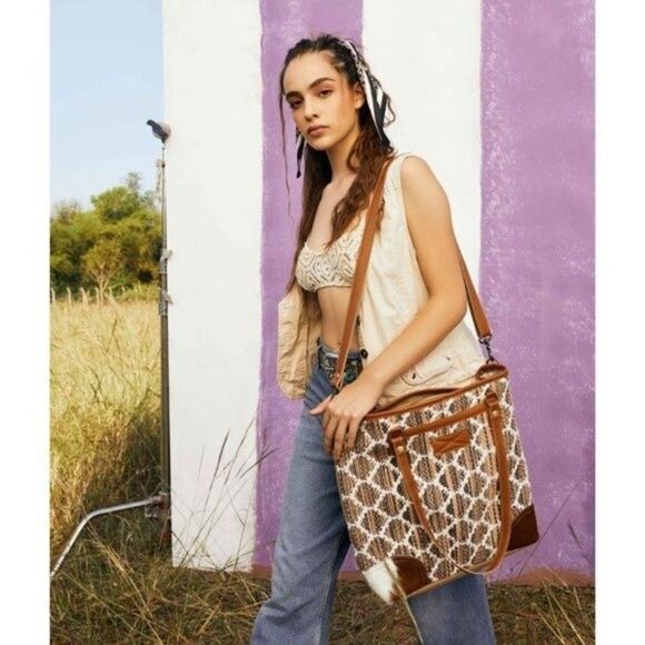 Myra Bag Handmade Perfect Tote Bag Upcycled Canvas & Cowhide Leather - Picture 9 of 9